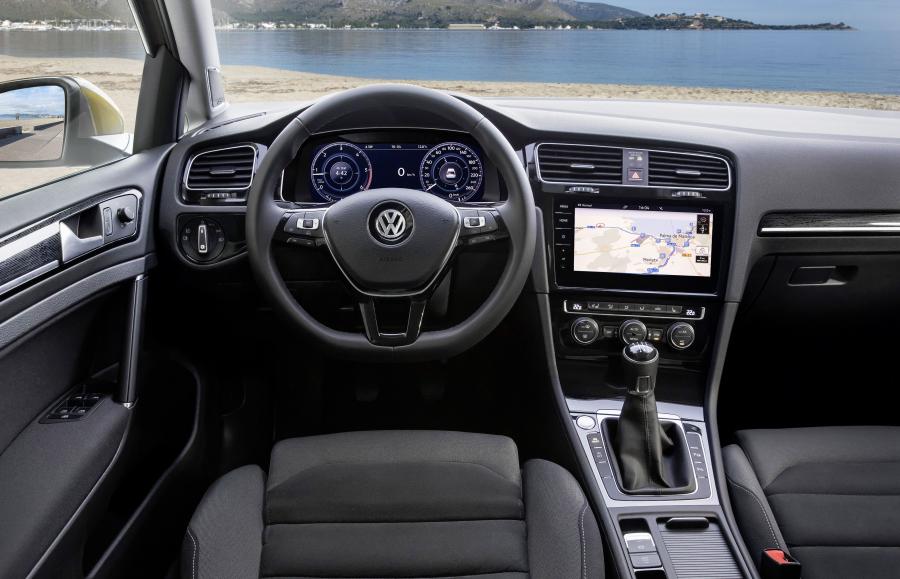 Торпедо Volkswagen Golf TDI 5-Door 2017 года  (WW) (фото 5 из 41)